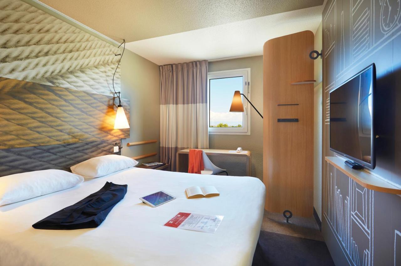 Готель Ibis Archamps Porte De Geneve Екстер'єр фото