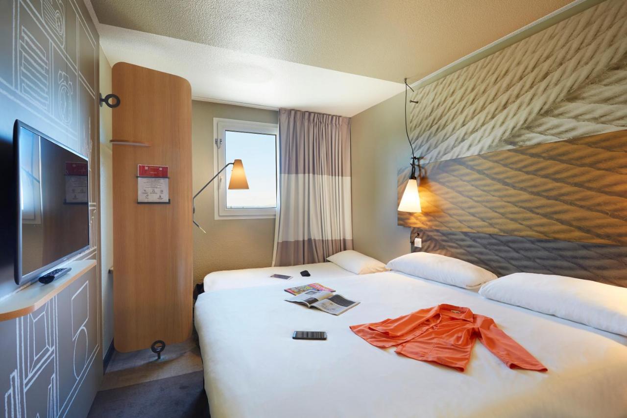 Готель Ibis Archamps Porte De Geneve Екстер'єр фото